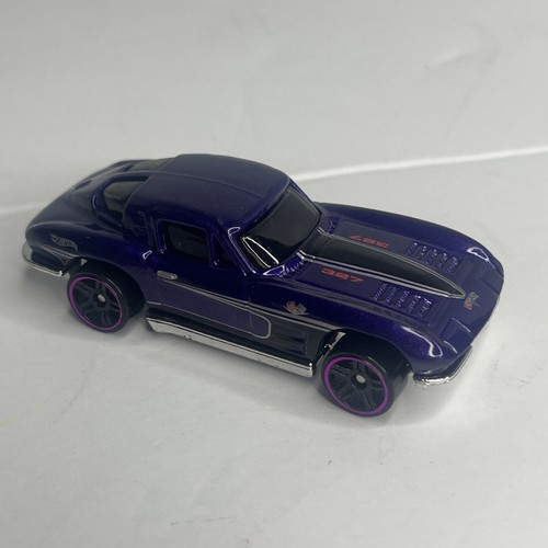 Car - Corvette Stingray 327 Purple Almost Mint