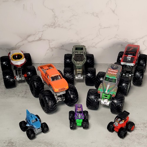 Monster Truck Bigfoot 1:64  Trick Flow Orange Rare Bundle Gravedigger