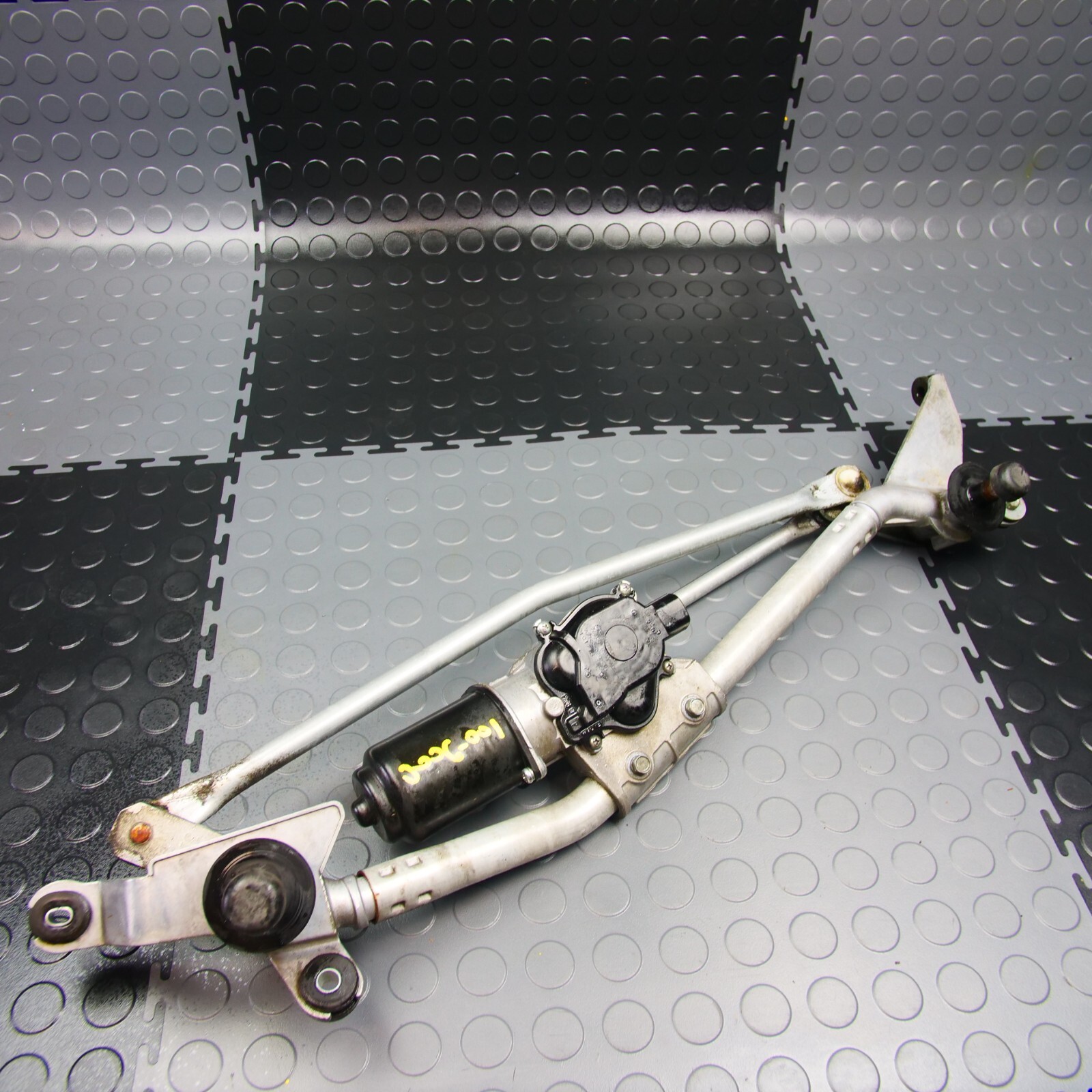 2011-2017 HONDA ODYSSEY FRONT WINDSHIELD WIPER LINKAGE MOTOR