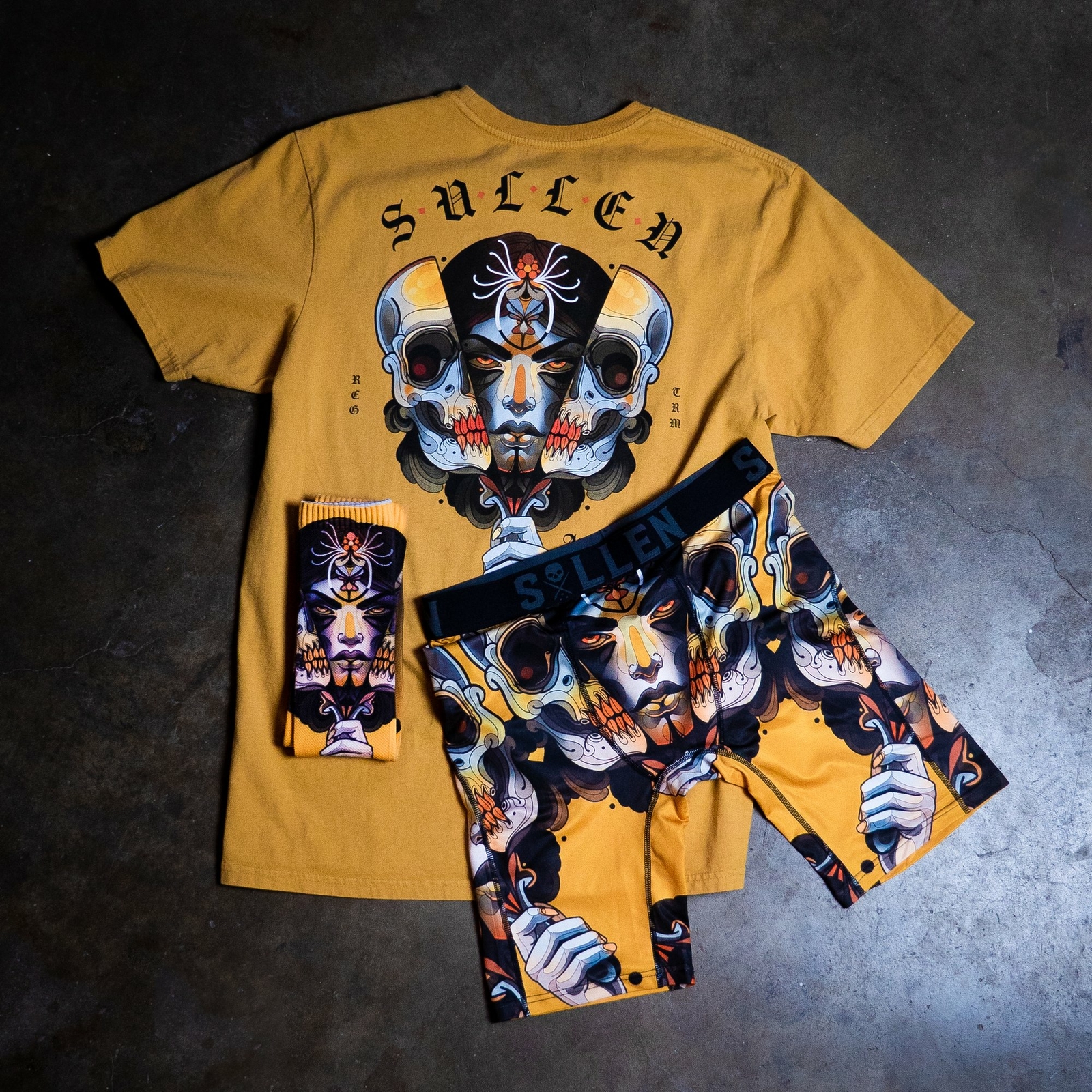 Sullen Clothing T-Shirt - Revealer Mustard Tattoo Maske Schädel