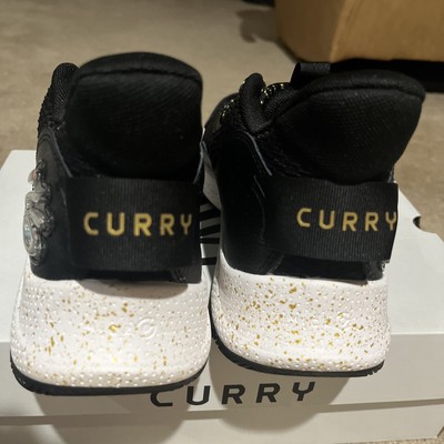 Size 11 - Under Armour Curry 3Z7 Black/black/Noir/Noir