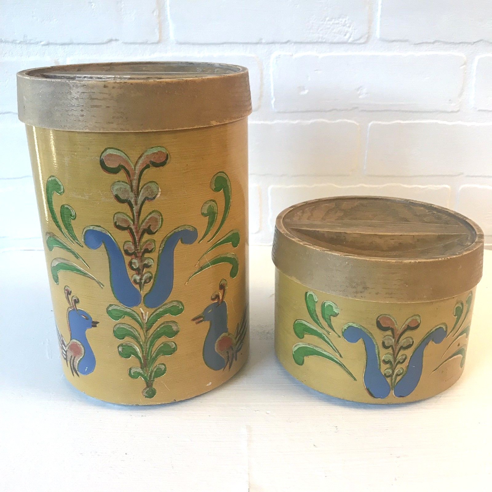 Vintage Painted Round Metal Canisters Birds Plastic Lid Stackable Set of 2