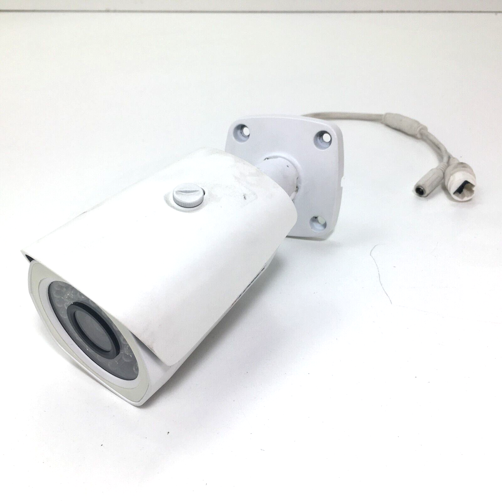 FOR PARTS OR REPAIR Lorex 2MP PoE IP Fixed Bullet Camera White # MCNB3135