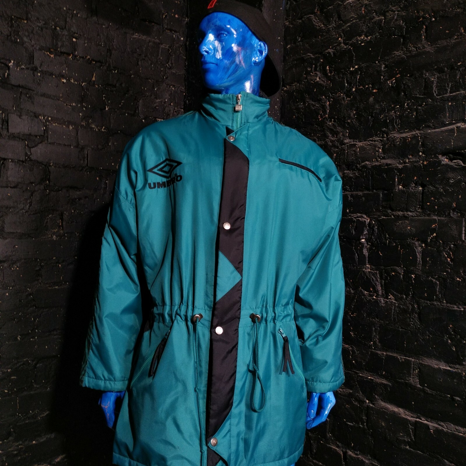 Umbro Rare Vintage Jacket zipped with ropes with stripes