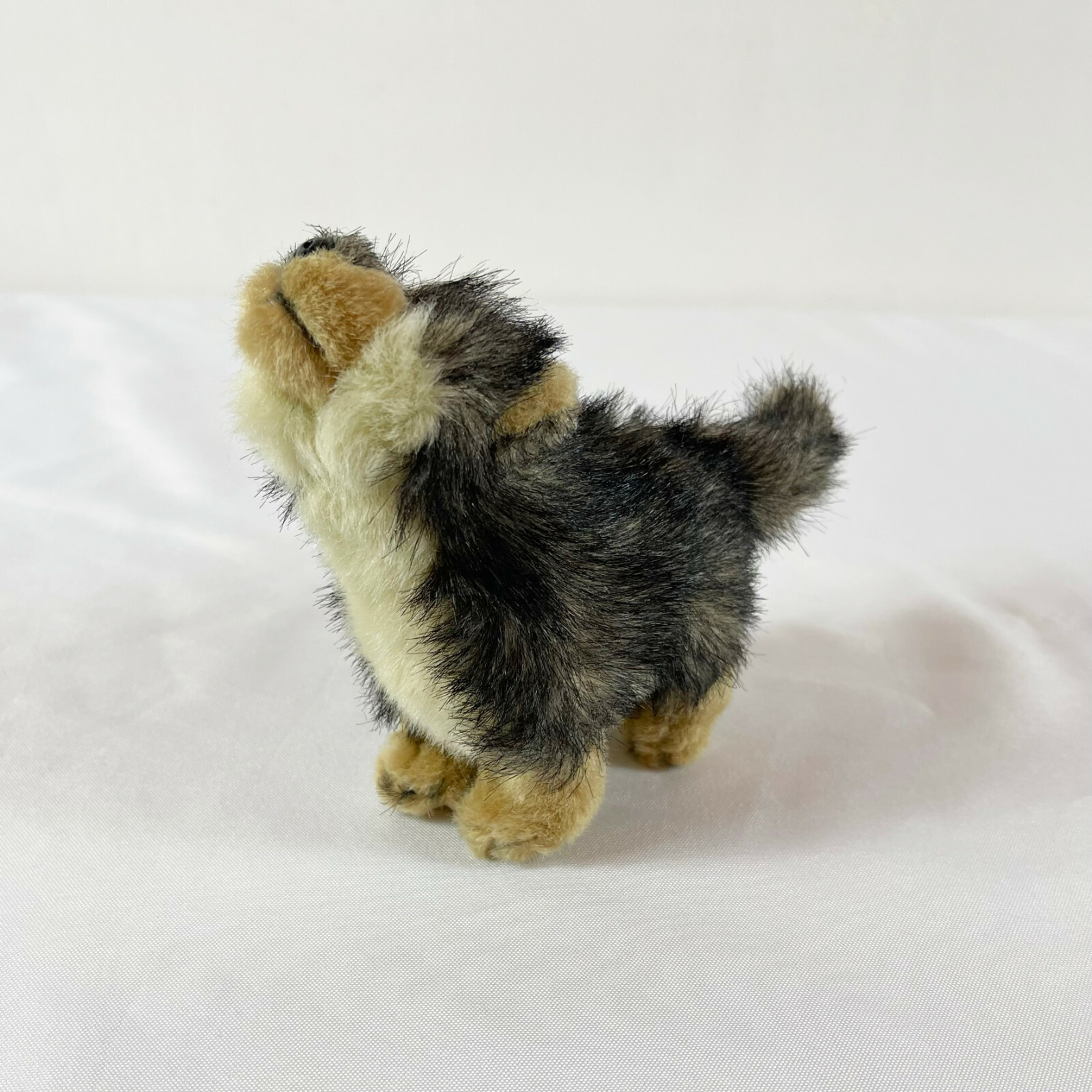 A63 Defenders of Wildlife Mini Howling Wolf Plush 6 Lovey Stuffed Toy