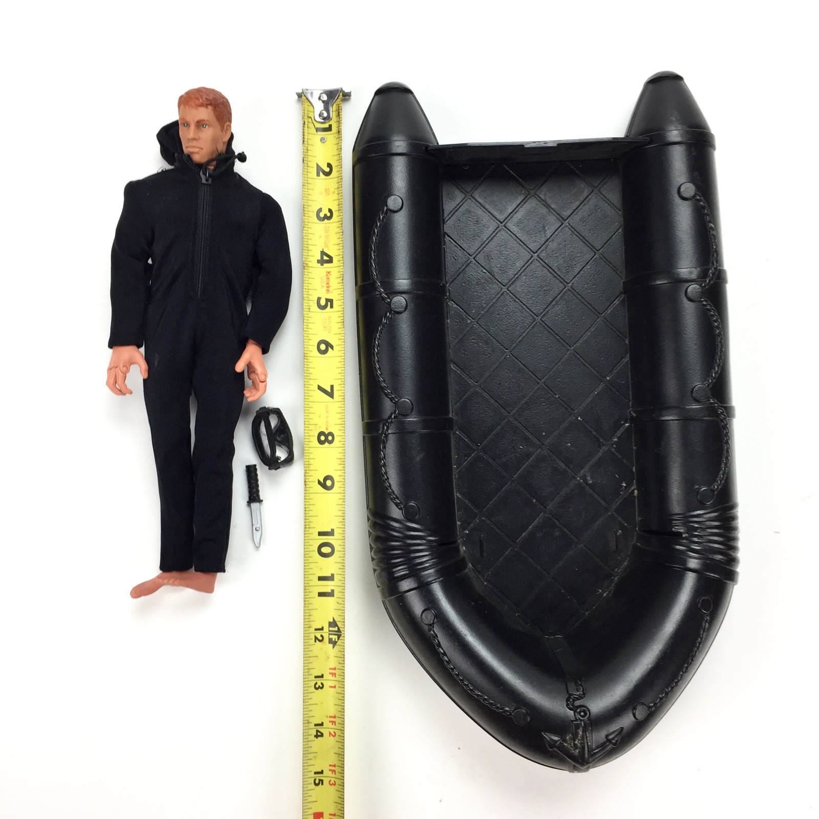 Vintage GI Joe w/ Landing Boat, Jumpsuit Goggles Combat Knife scarface Navy Seal