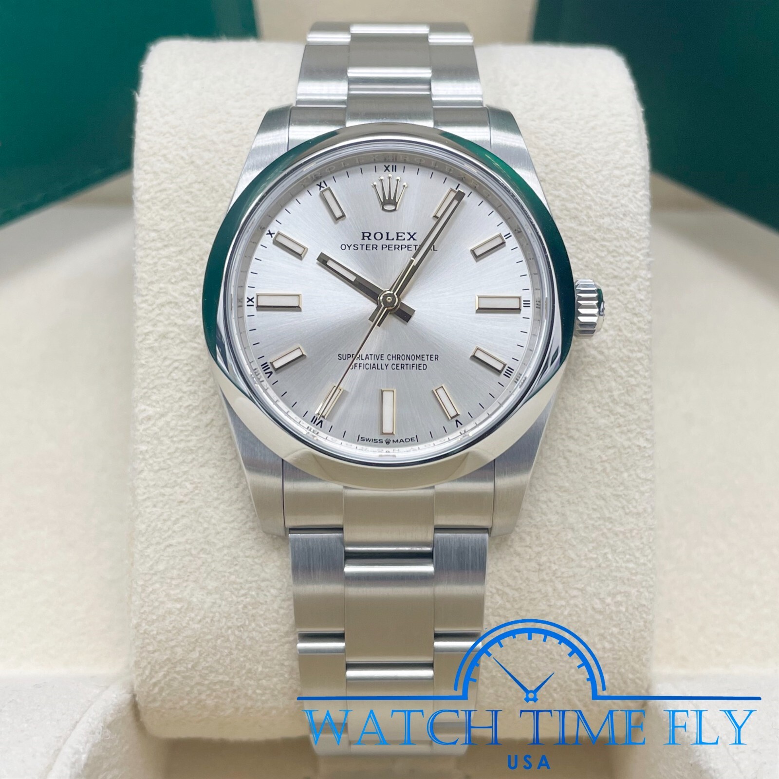 Pre-owned Rolex 124200 Oyster Perpetual 34mm Domed Bezel Silver Index Dial Oyster Band