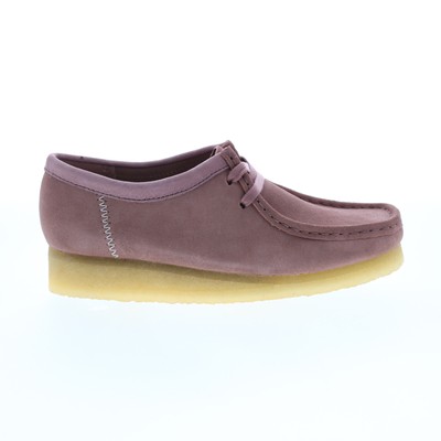 Женские розовые замшевые ботинки на шнуровке Clarks Wallabee 26163265 Chukkas