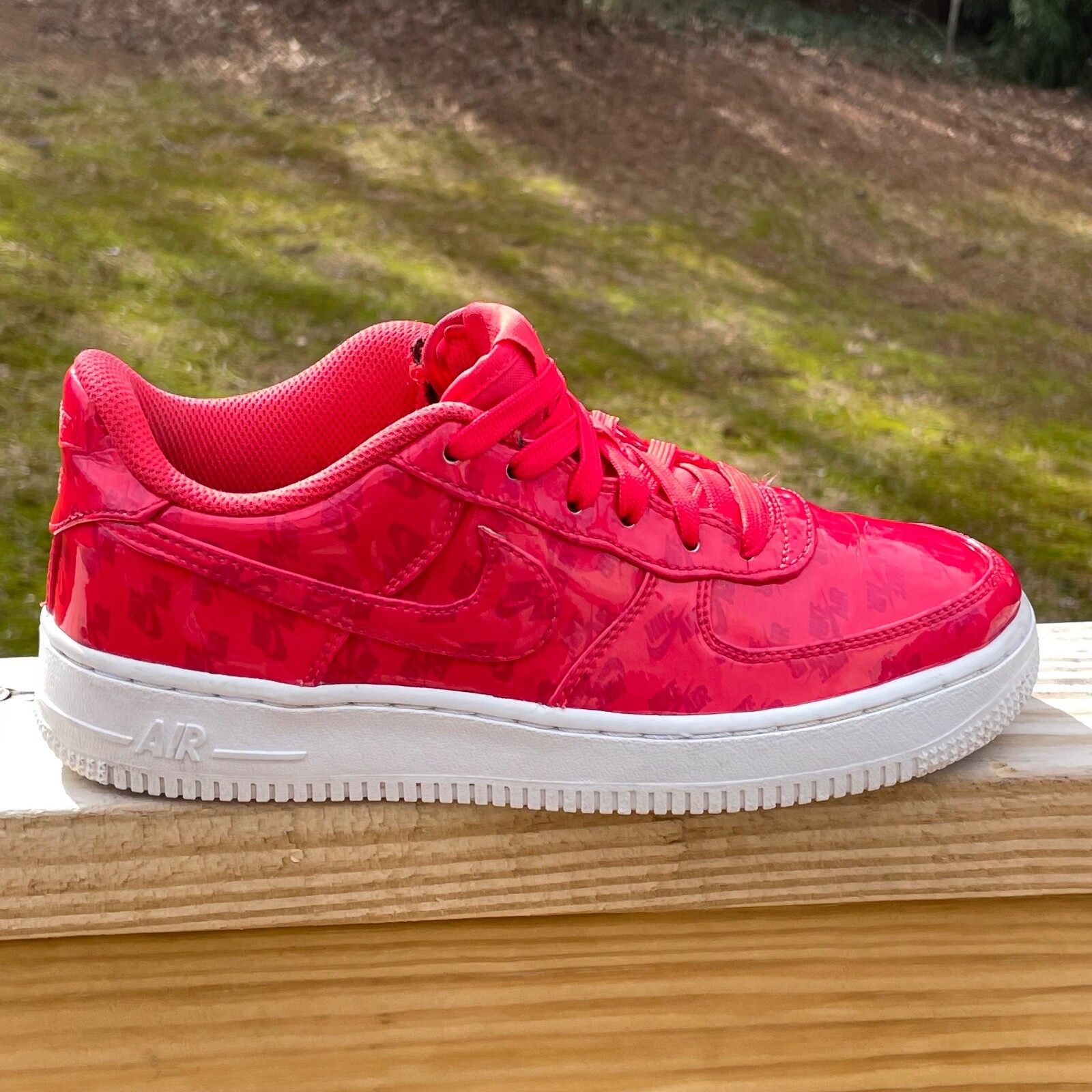 Nike air force top 1 size 5.5 youth