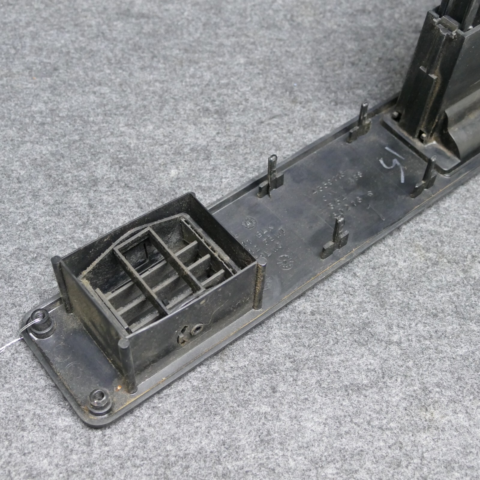 1987-1996 Dodge Dakota Dashboard Cup Holder w/ Bezel & Vent Woodgrain OEM 73967