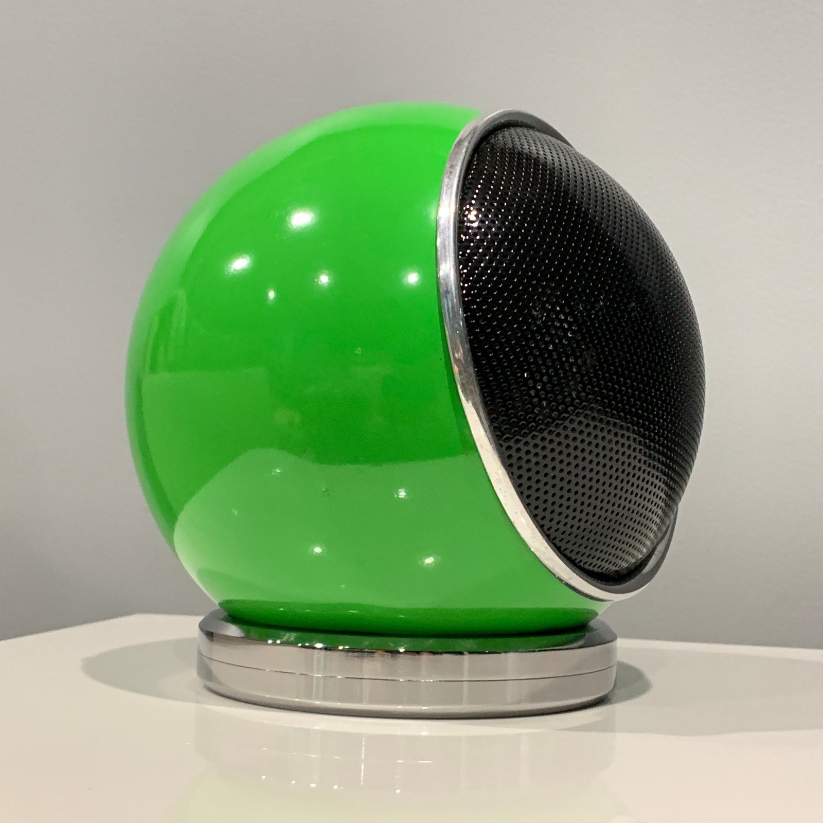 Ultra Modern Premium Electrohome Weltron Orb Ball Polished Chrome Speaker Stand