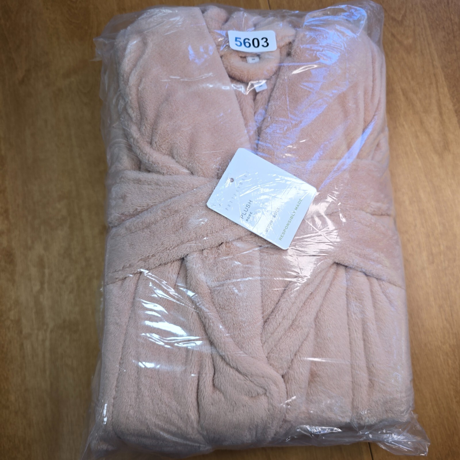 POTTERY BARN PLUSH ROBE COLLARD, LONG SLEEVE, POCKETS, SUPER SOFT & COZY