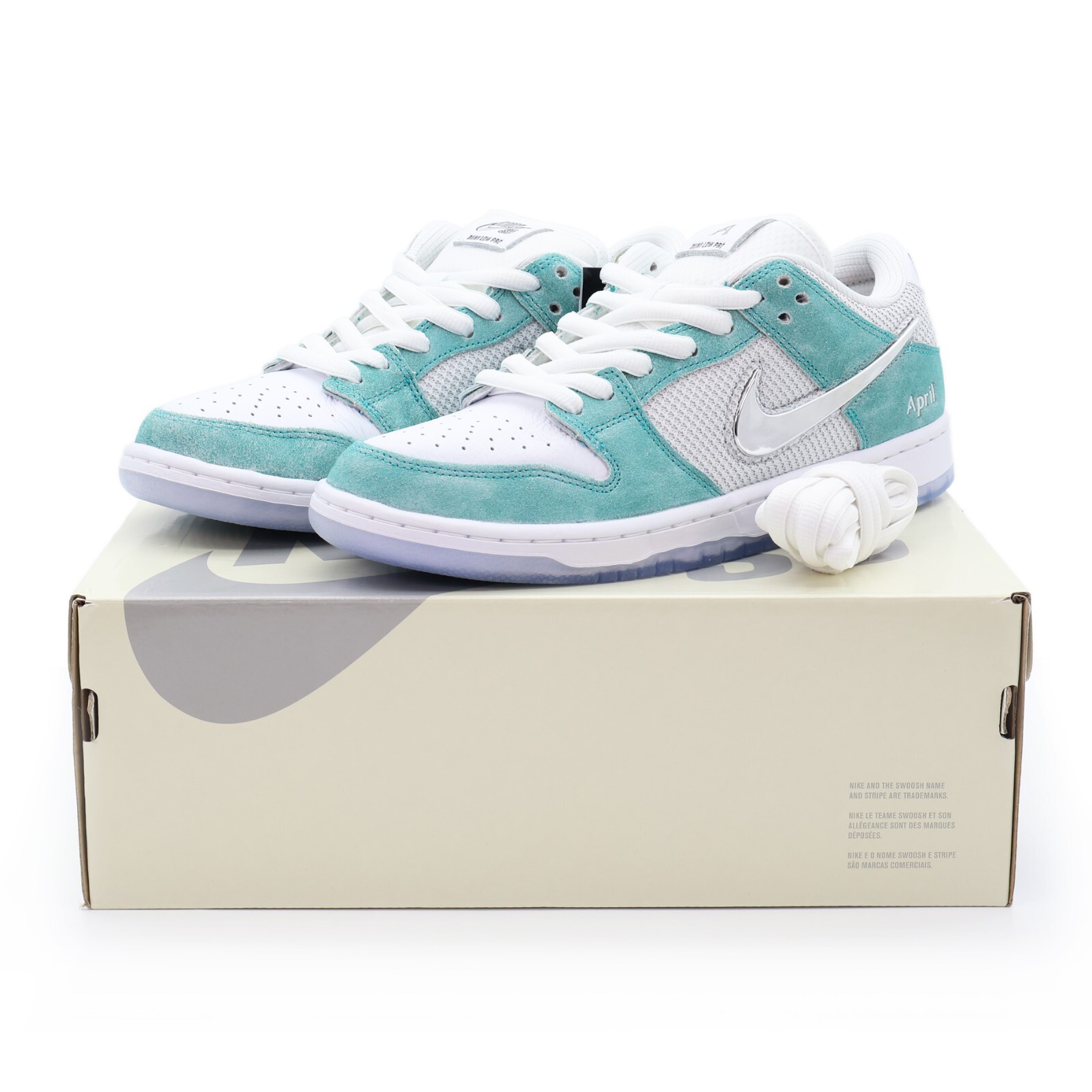 FD2562-400 APRIL SKATEBOARDS Nike SB Dunk Low Pro QS Turbo