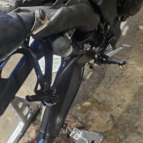 Black Rear Footrest Foot Pegs For KAWASAKI Ninja ZX6R 2005