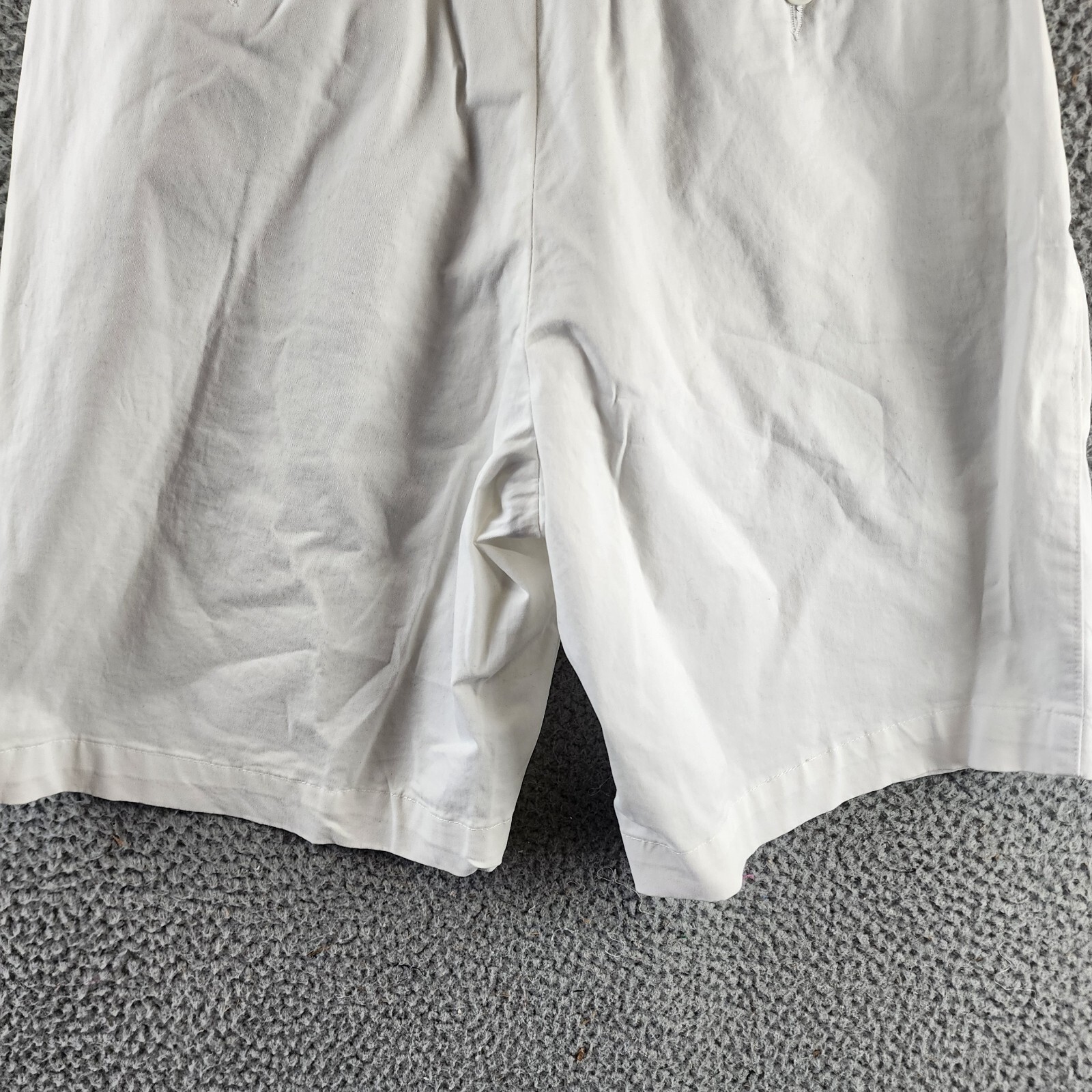 The Men's Store at Bloomingdale's Twill Regular Fit Shorts Men's 30 White Pocket - Picture 11 of 13