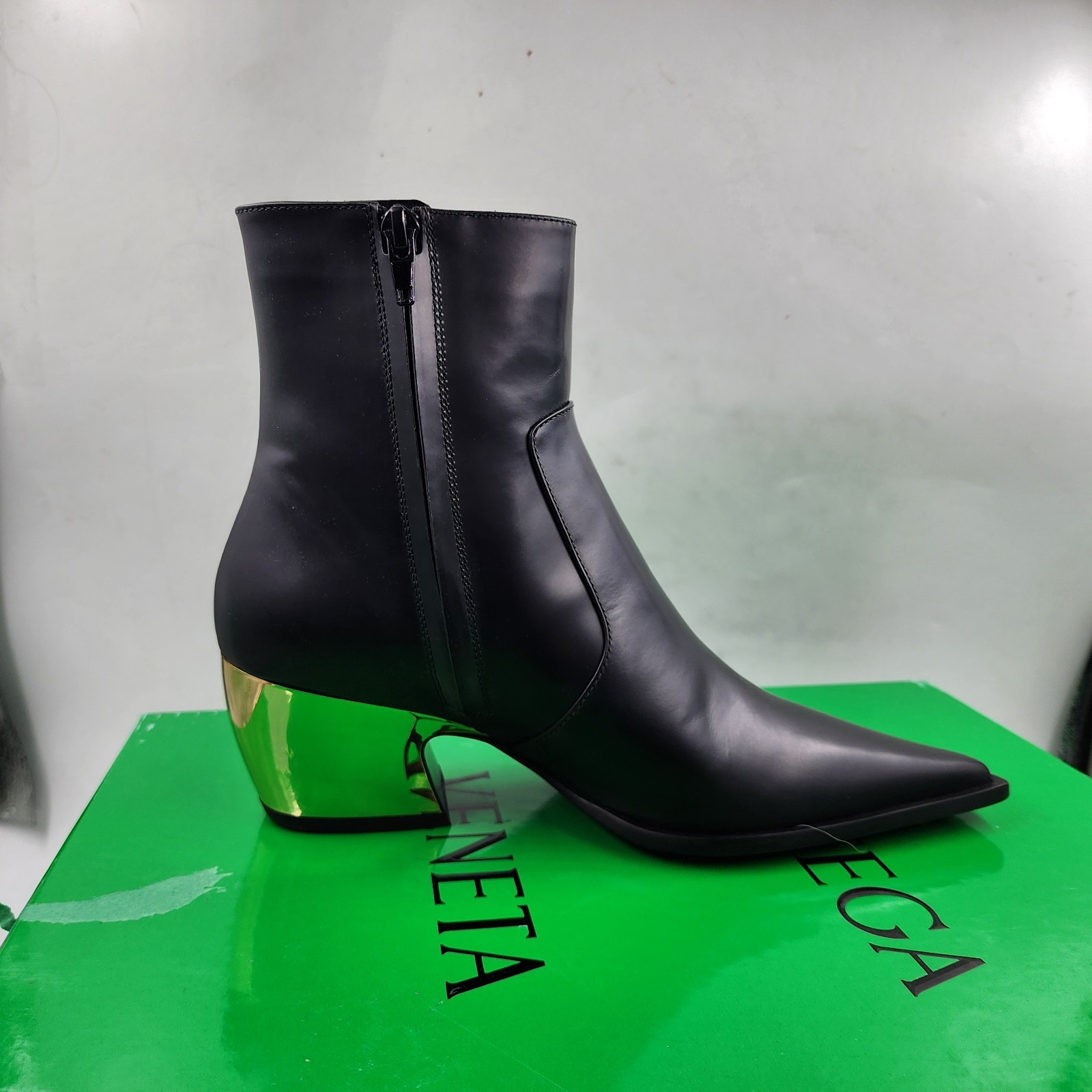 Bottega Veneta Tex Block Heel Booties Women's 36.5/6.5US Black/Gold Side Zip - Picture 18 of 20