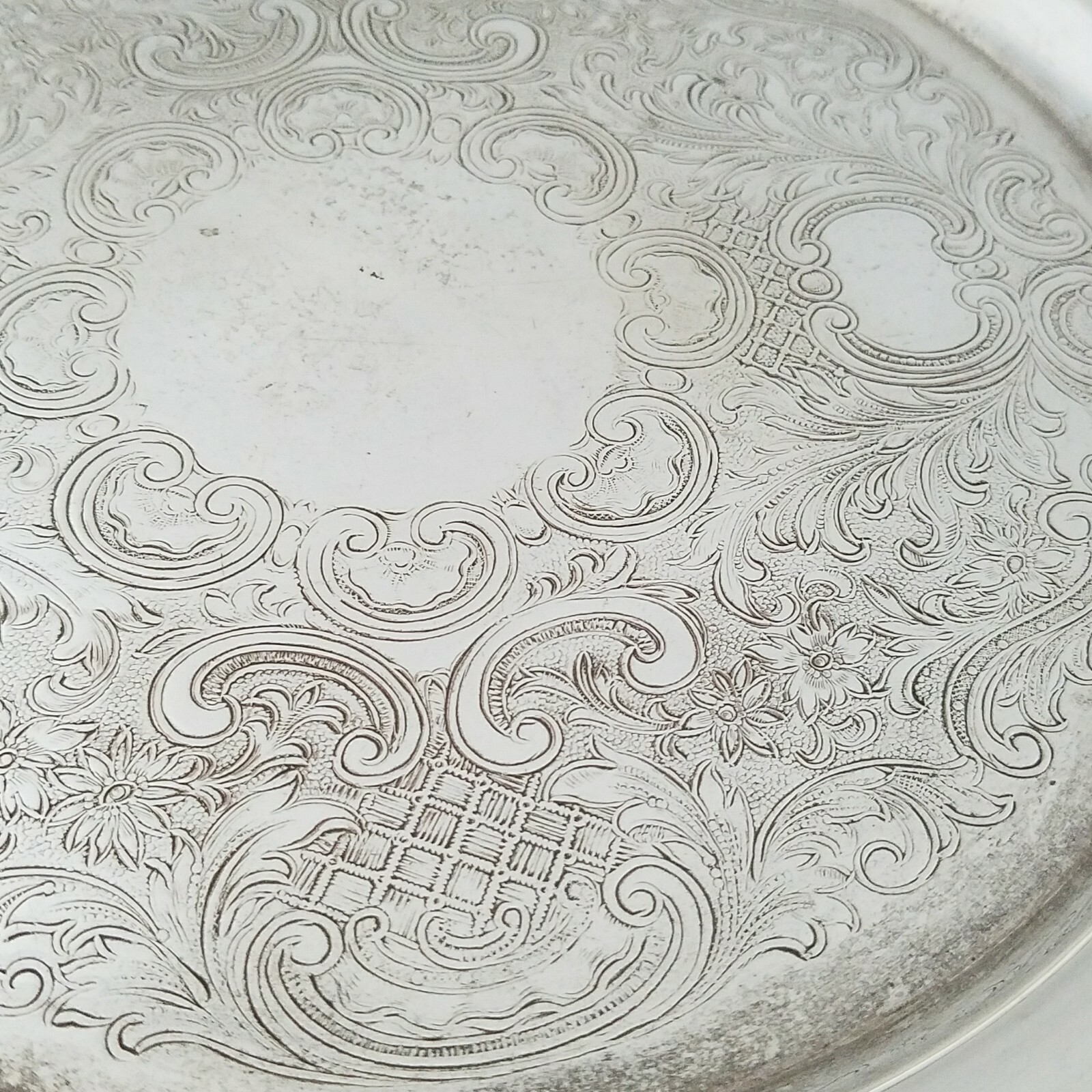 THE SHEFFIELD SILVER CO Silverplated Round Serving Tray