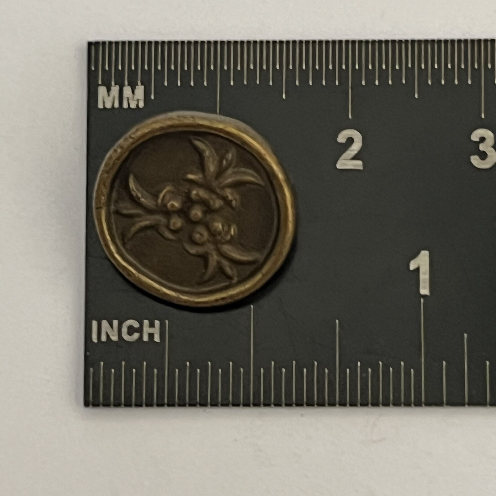 Unique Artistic Metal Button Vintage Brass Finish 15mm 18mm 23mm Shank