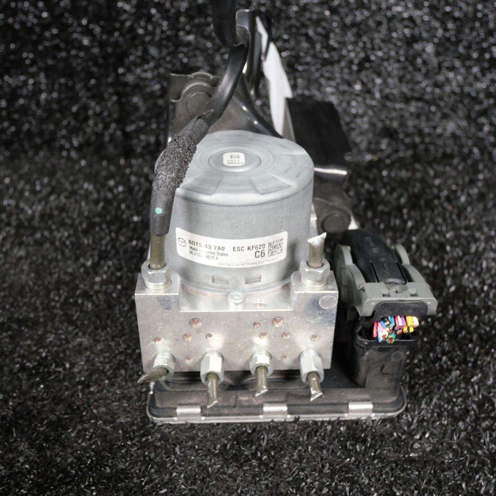 MAZDA 3 ABS Anti Lock Brake Pump Control Module BDYT-43-7A0 MAZDA 3 ABS Anti Lock Brake Pump Control Module BDYT-43-7A0