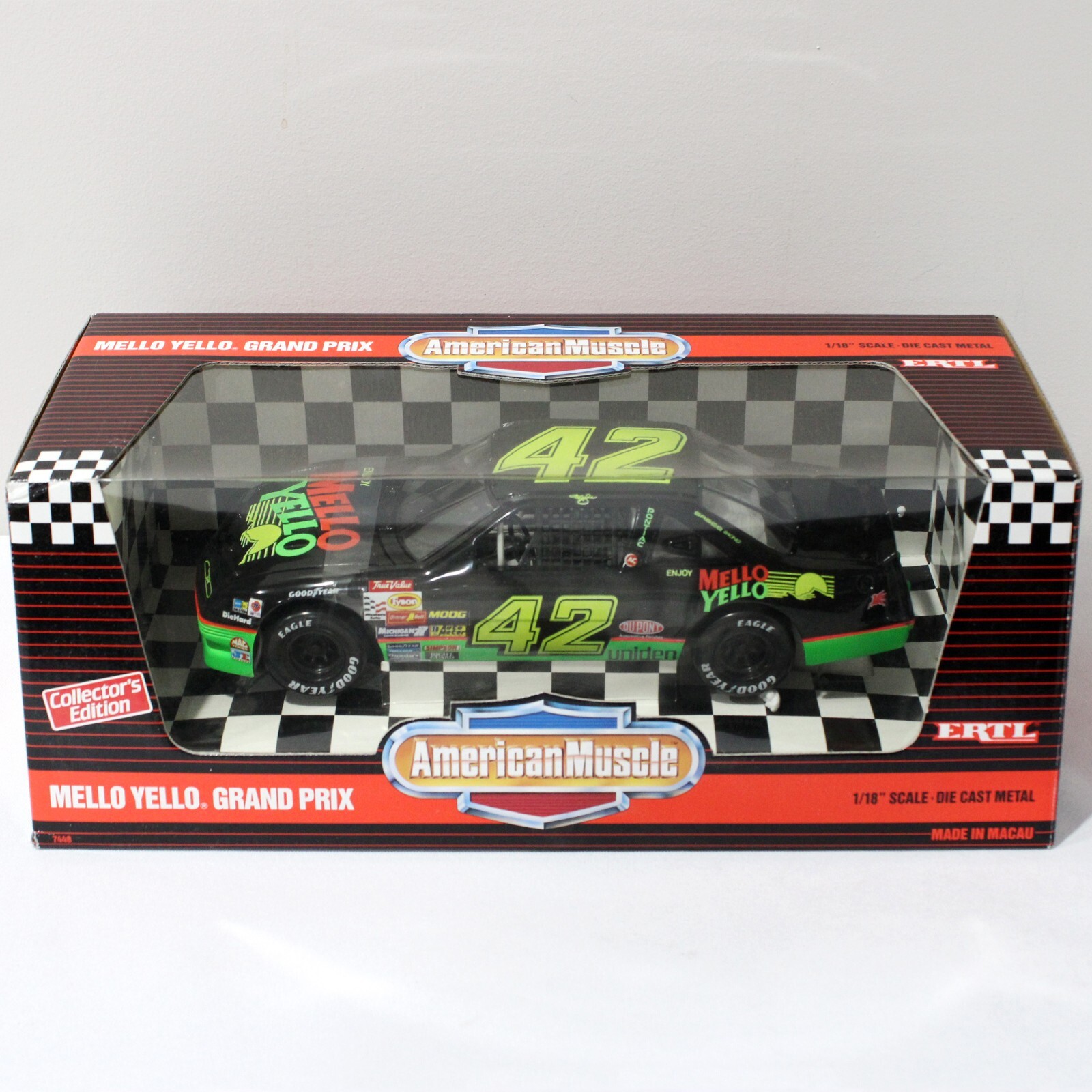 KYLE PETTY 1992 ERTL #42 MELLO YELLO 1/18 2020 KB M&Ms 2005