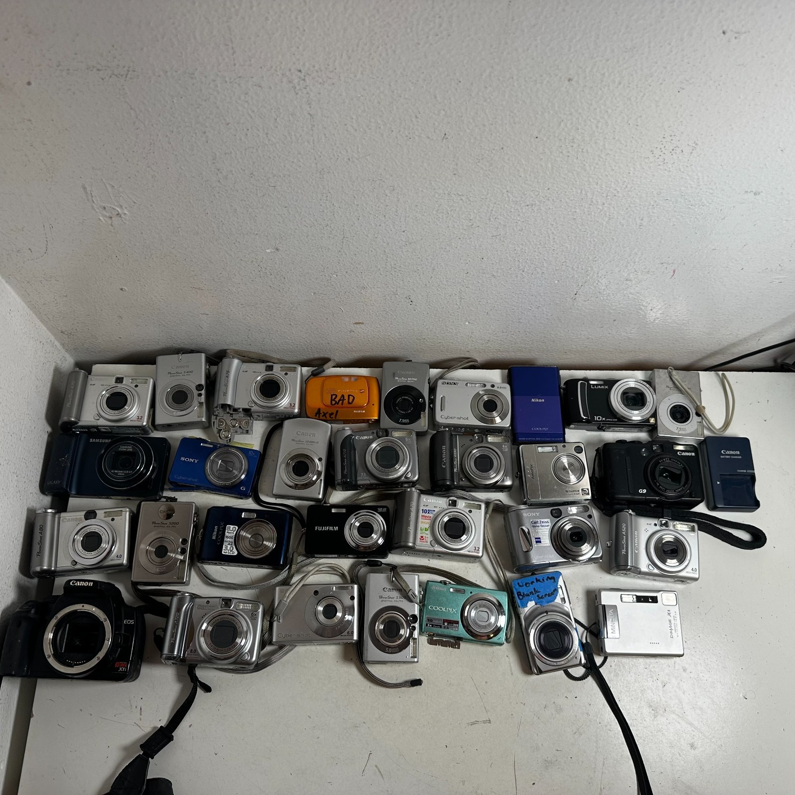 Lot of 30 Canon Sony Nikon Minolka Portable Compact Digital Camera