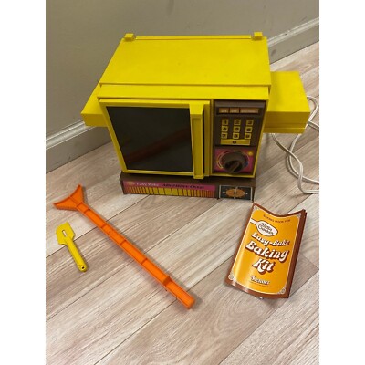 Vintage 1978 Kenner Betty Crocker Easy Bake Mini Wave Oven, Works!