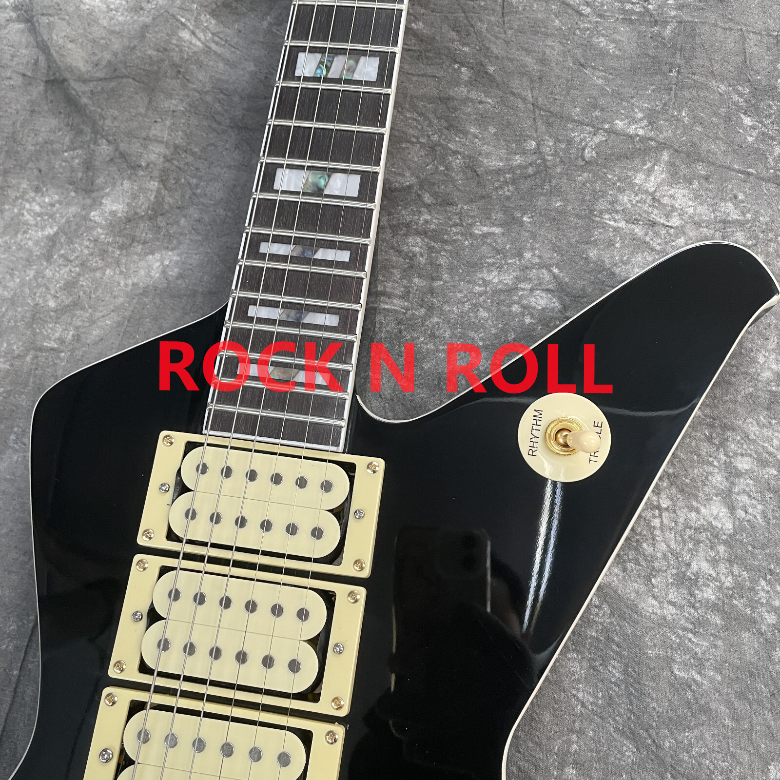 Ibanez DT555 ／アイバニーズ デストロイヤー フィル・コリンモデル Ibanez DT555 ／アイバニーズ デストロイヤー フィル・コリン