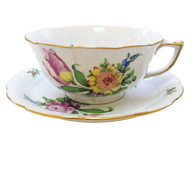 HEREND Genuine Hand Painted Vintage Tea Cup and Saucer Style Printemps BT