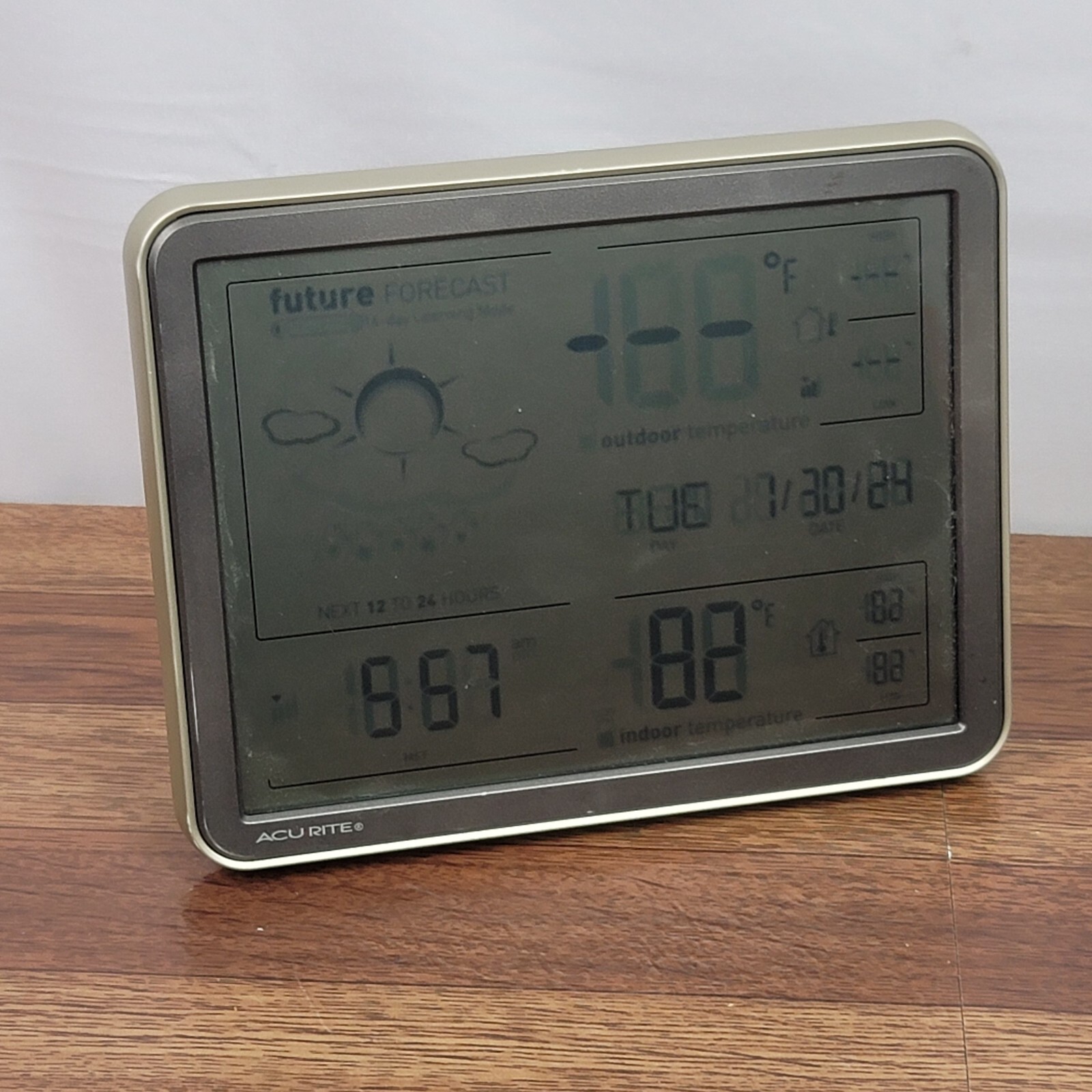 AcuRite 75077A3M SelfLearning Forecast Wireless Weather Station Main