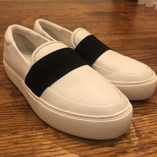 【新品】正規品 UGG コンフォート レザー ローファー ホワイト 23.5白 極美品✨UGG ローファー ホワイト レザー レディース 23.5