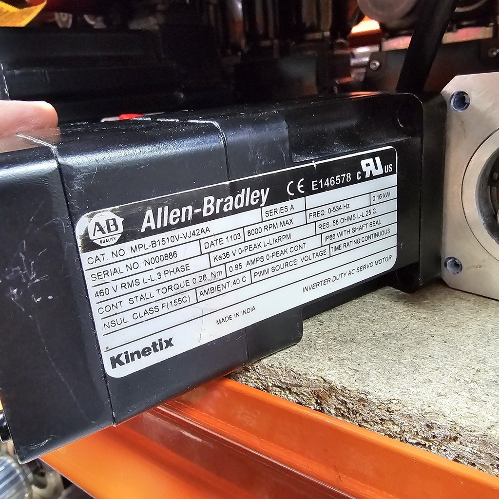Allen Bradley MPL-B1510V-VJ42AA Ser. A Kinetix AC Servo Motor  — 4