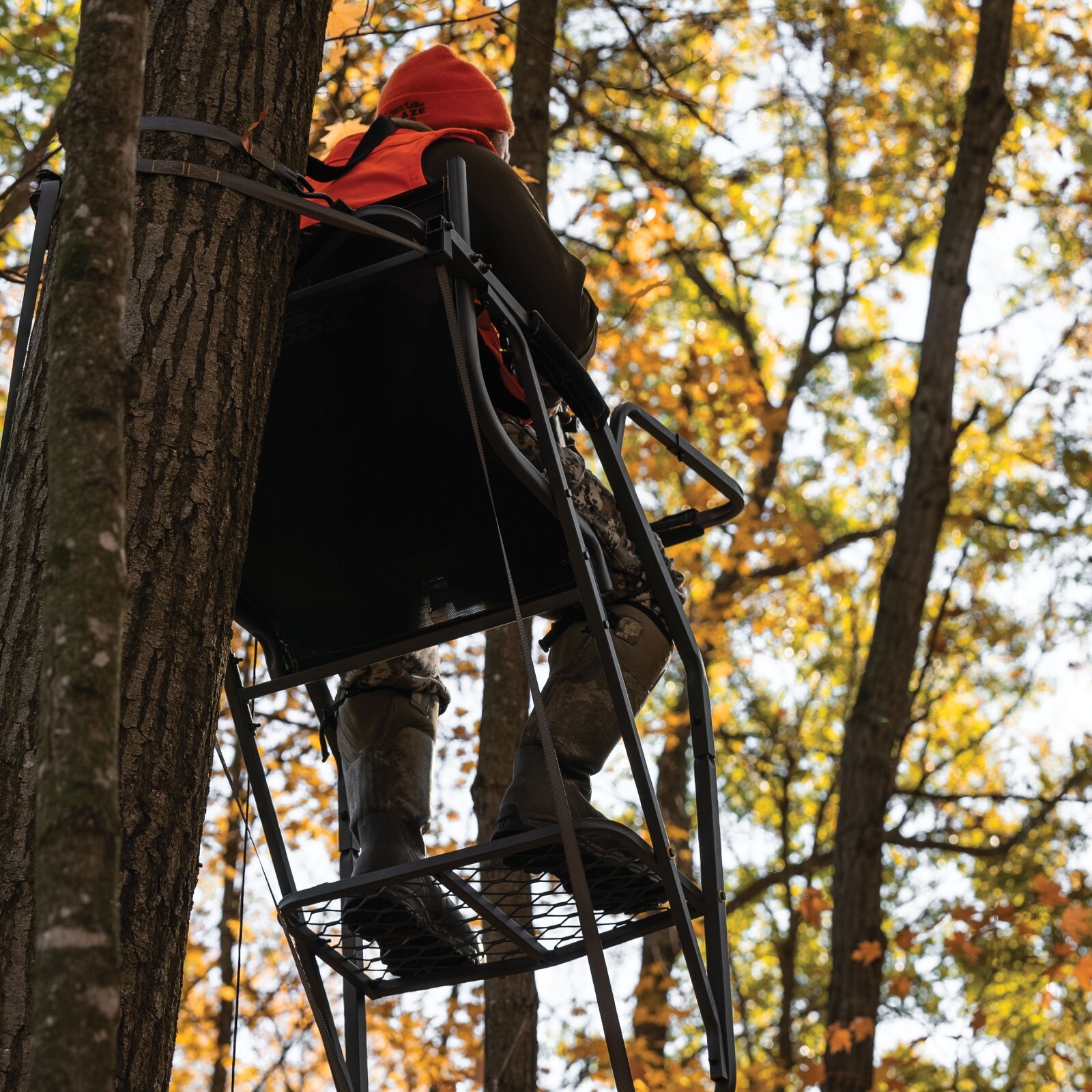 Rivers Edge Relax Wide LS 1-Man Ladder Stand, 16’9” Height, Lockdown Strapping