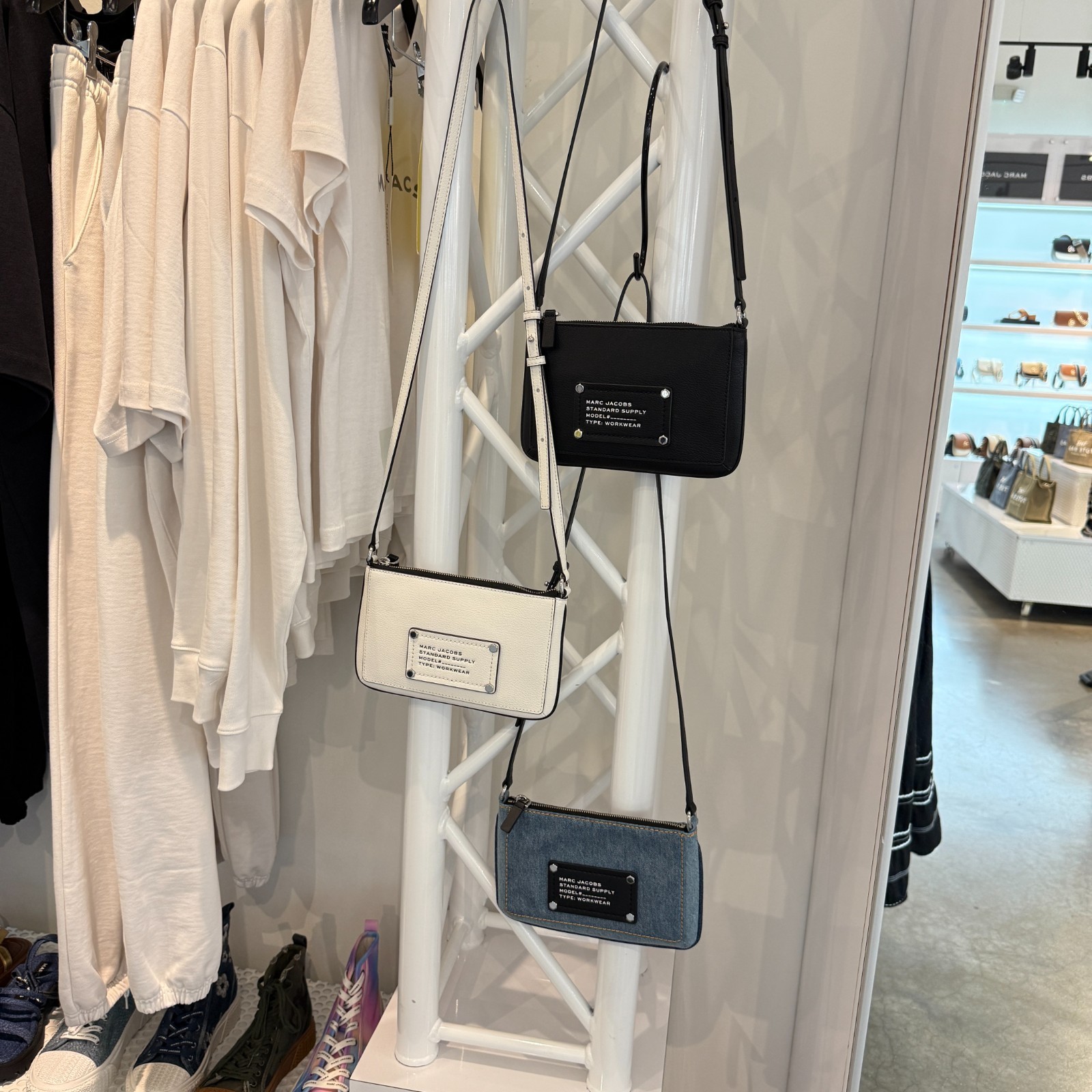 Marc Jacobs WINK CROSSBODY 4P5SMN001S01 Small size / Leather | eBay