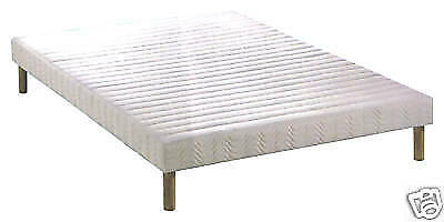 Meubles blancs en tissu pour la maison