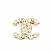 CHANEL Gold Plated CC Logos Matelasse Vintage Pin Brooch CHANEL Gold Plated CC Logos Matelasse Vintage Pin Brooch
