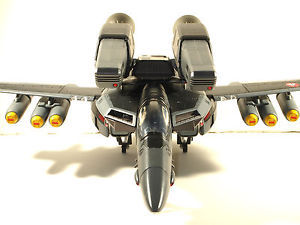 YAMATO マクロス　VF-X  1/60 Amazon.co.jp: やまと 1 60 マクロスゼロ 完全変形 VF-0S ロイ