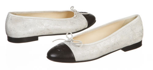 Женские однотонные туфли на плоской подошве и оксфорды CHANEL