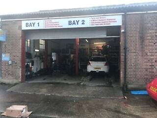 4 Car Workshop Garage For Rent West London 7 Parking Spaces And