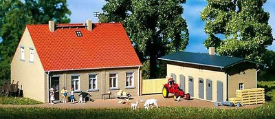 Auhagen H0 11396: Casa di Abitazione con Capannone