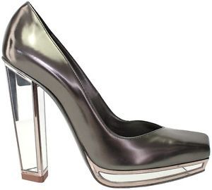 Yves Tacones Charol Saint Laurent para Mujeres