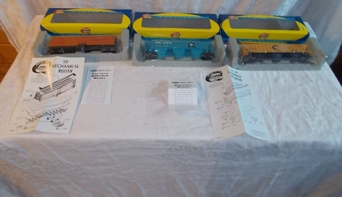 3 Vintage ATHEARN Ready to Roll Train Cars #75467 #71699 #72353