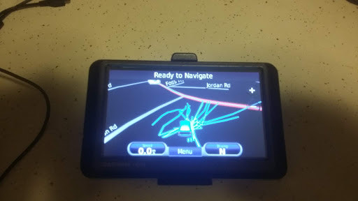 Garmin NUVI 255W GPS unit North America Maps. Bundle Car charger and mount