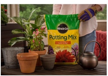 Miracle-Gro Potting Mix, 8 Quart