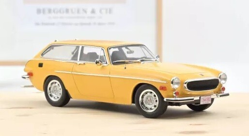 Volvo P1800 ES ミニカー 1/72 スケール VOLVO 1800 ES (US version) 1972 Sun Yellow Limited Edition