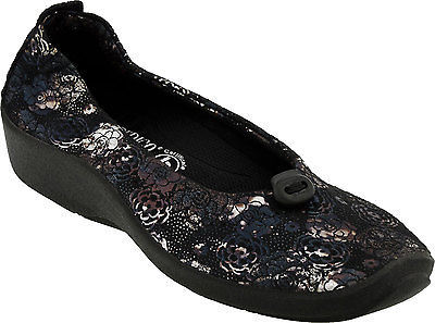 Arcopedico Women's Casual Flats and Oxfords