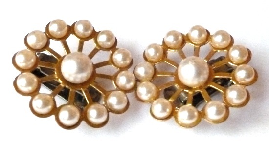 Round Faux Pearl Clip On Back Earrings Gold Plated Costume Fashion Vintage