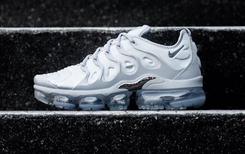 nike air vapormax plus grey nike air vapormax plus grey