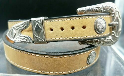Ariat Cinturón para concho con incrustaciones perforadas de 1 1/4