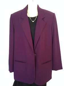 Traje Trajes y Karen Millen separa para Mujeres