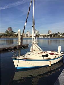 Montgomery M15 Sailboat, new sails, new electric 1981